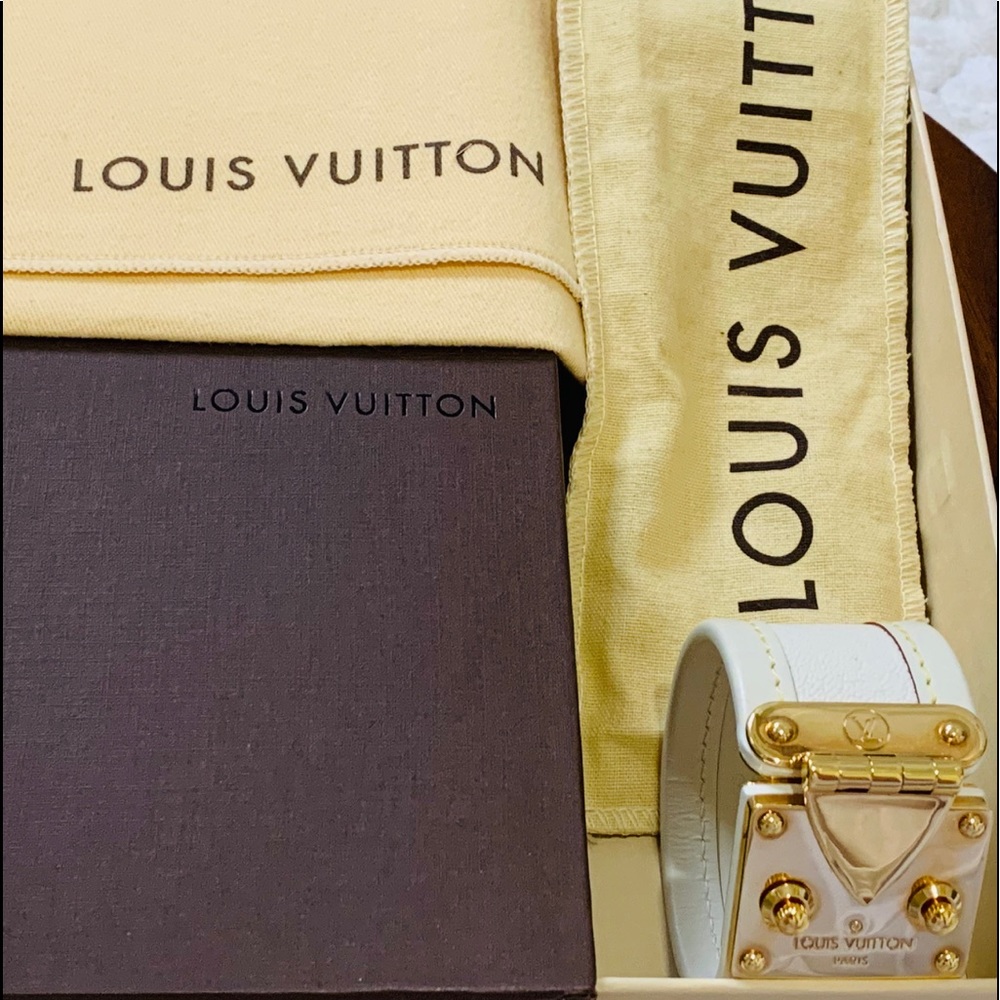 Louis Vuitton Suhali leather cuff bracelet - Picture 1 of 8